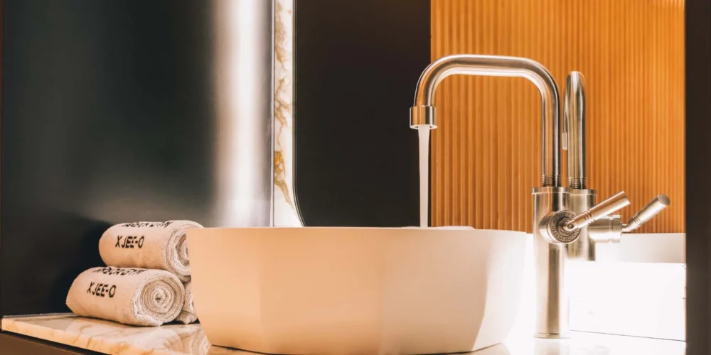 JEE-O soho basin mixer - RAW