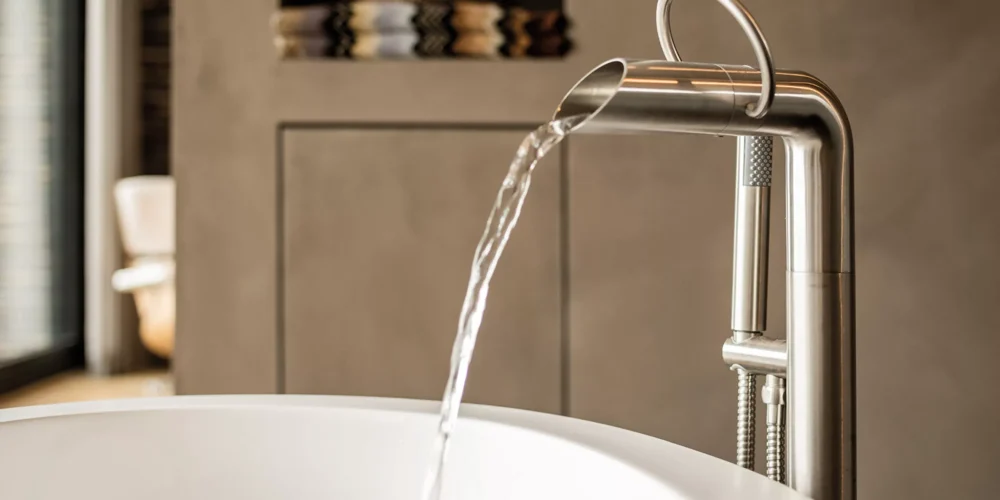 JEE-O  Pure bath mixer