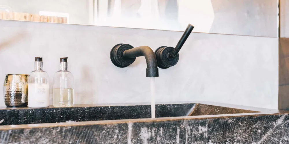 JEE-O soho wall basin mixer - Hammercoated Black